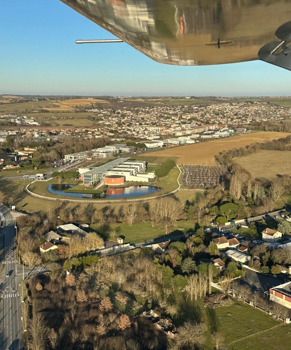  Una ciudad vista desde el ultraligero
