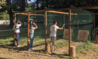 Lanzamiento de hachas 1 hora, de 2 a 12 personas, en el bosque de Orleans