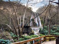  Cola de Caballo Waterfall 