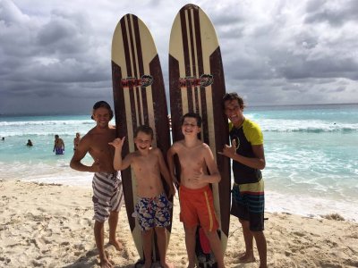 Wind and Wave Kitesurf Cancun Surf