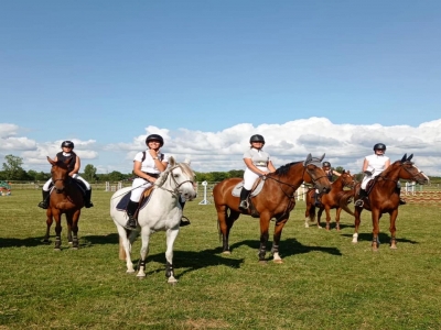 Paseo a caballo en Berson - 1 hora